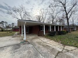 featured image of 3009 Garden Lakes Boulevard