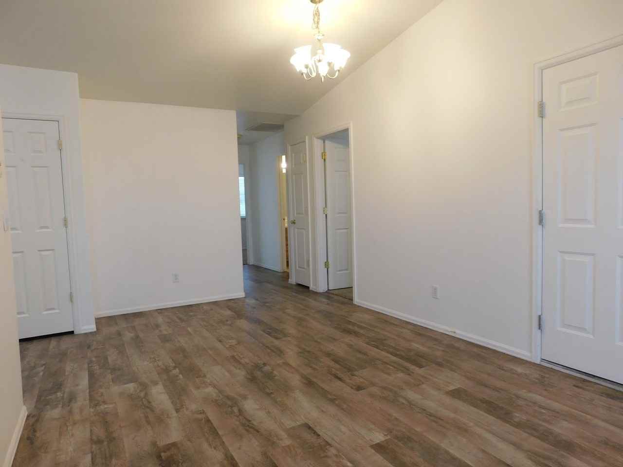 657 Springbrook Dr - Photo 4 of 19