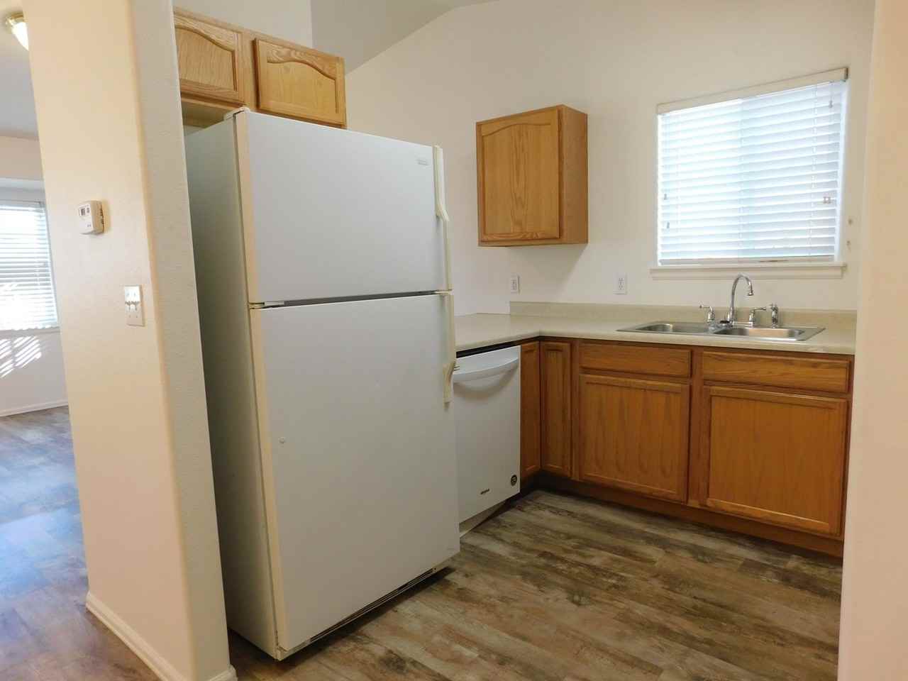 657 Springbrook Dr - Photo 6 of 19