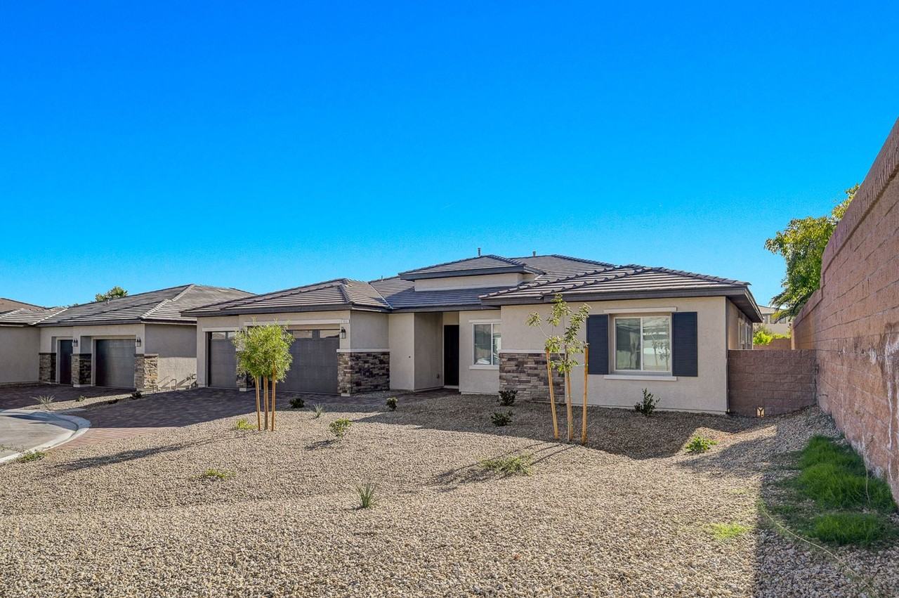 555 Jerry Bird Ct - Photo 2 of 50