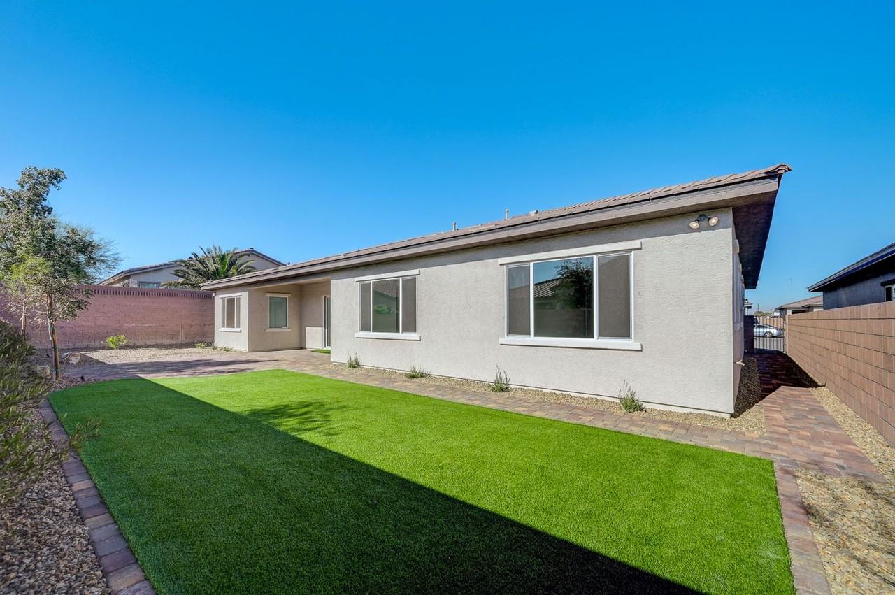 555 Jerry Bird Ct - Photo 3 of 50