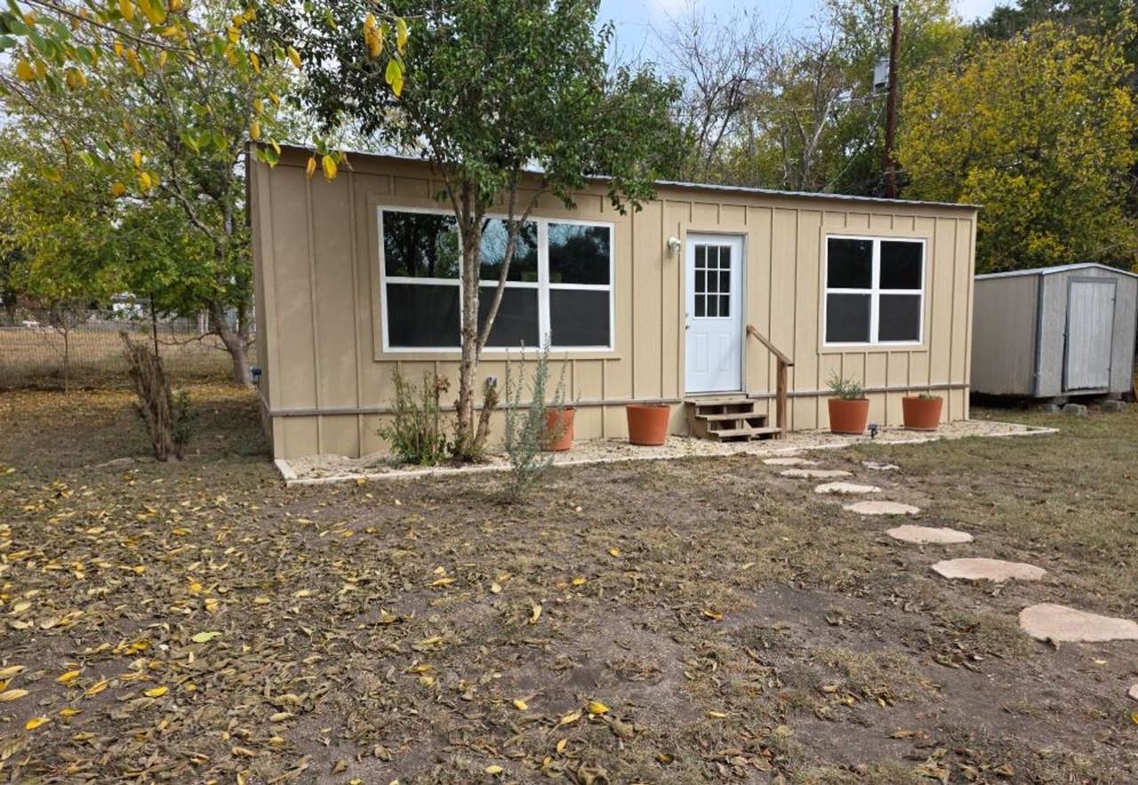 505 NM -505 East Lane - Studio - Photo 2 of 10