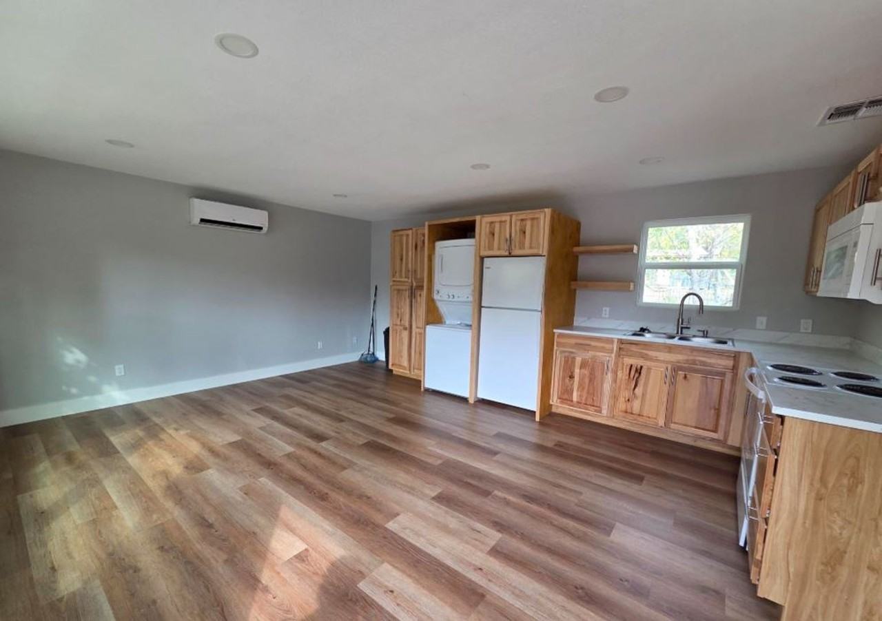 505 505 East Lane - Studio - Photo 5 of 10