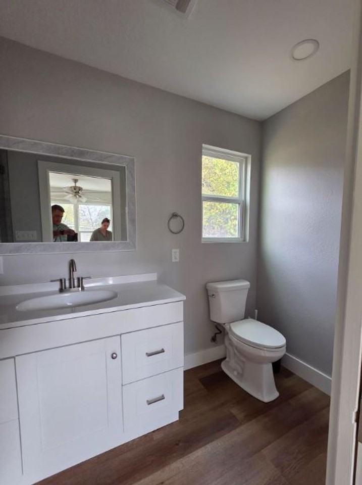 505 505 East Lane - Studio - Photo 7 of 10