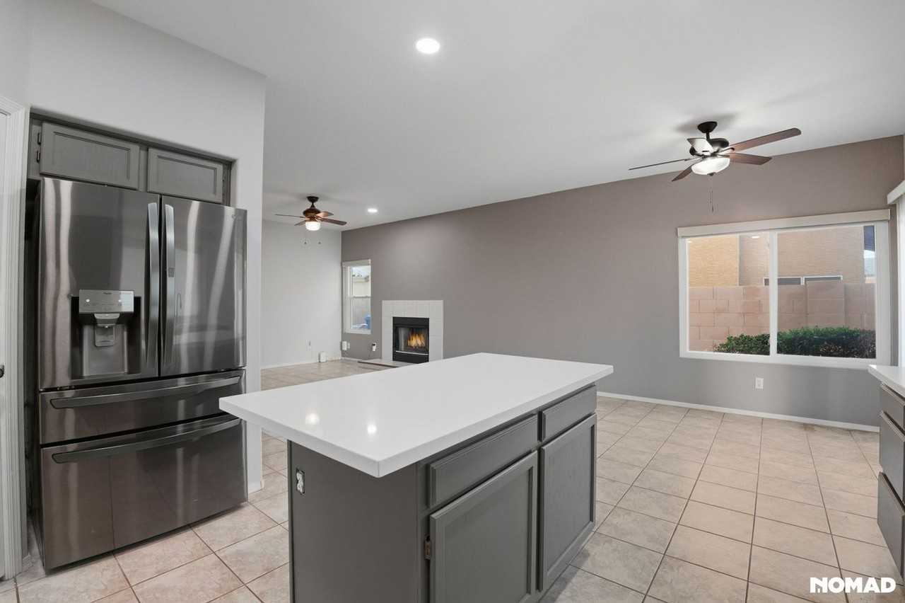 16626 S 15th St - Photo 5 of 28