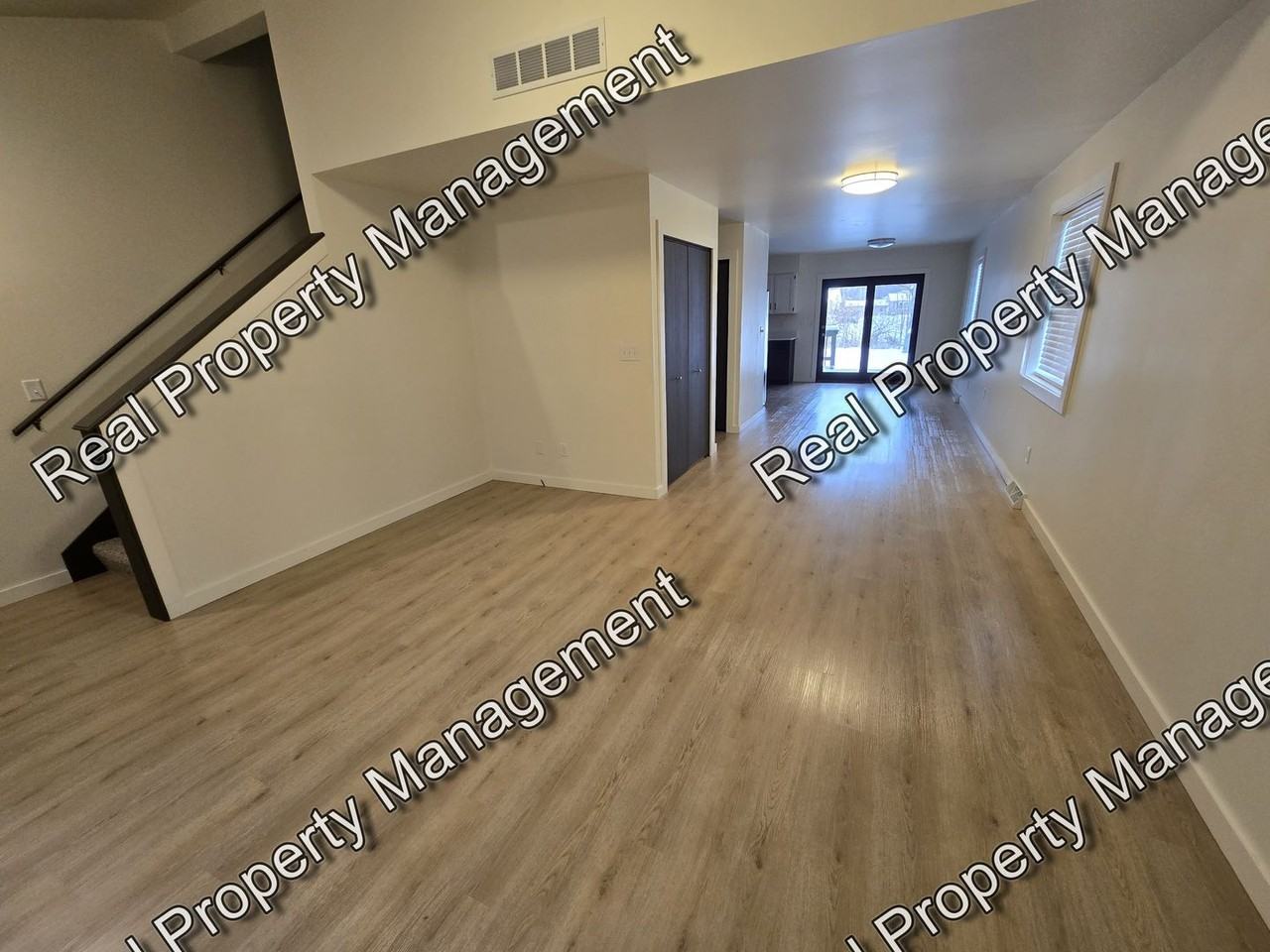 1317 Lake Charles Ave - Photo 2 of 13