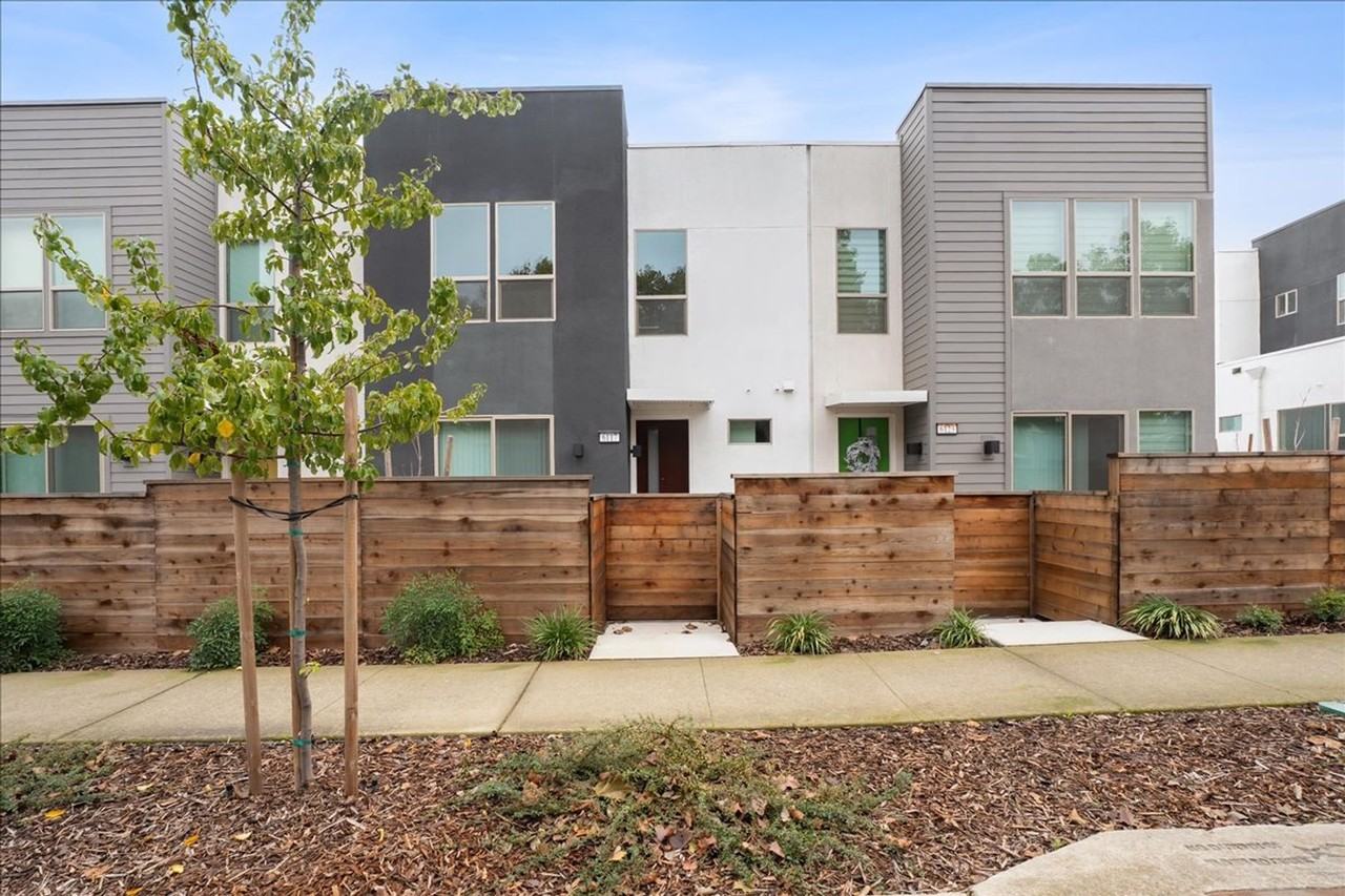 6117 Bridgecross Dr - Photo 2 of 25