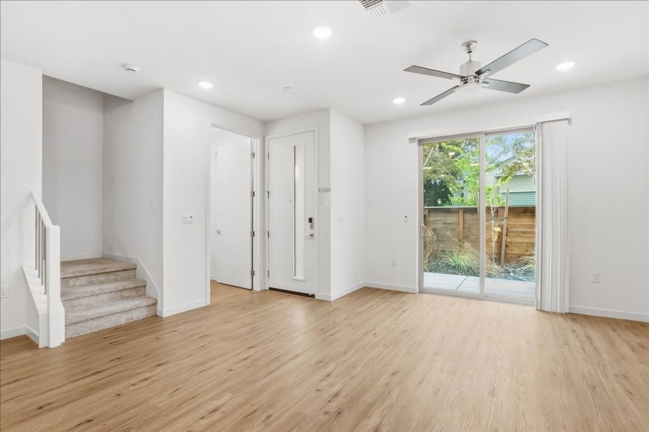 6117 Bridgecross Dr - Photo 5 of 25