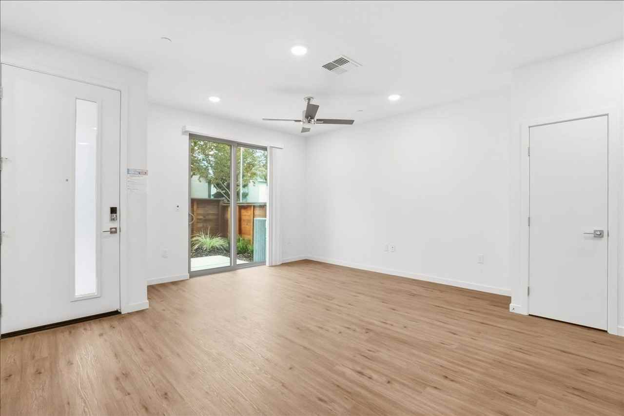 6117 Bridgecross Dr - Photo 6 of 25