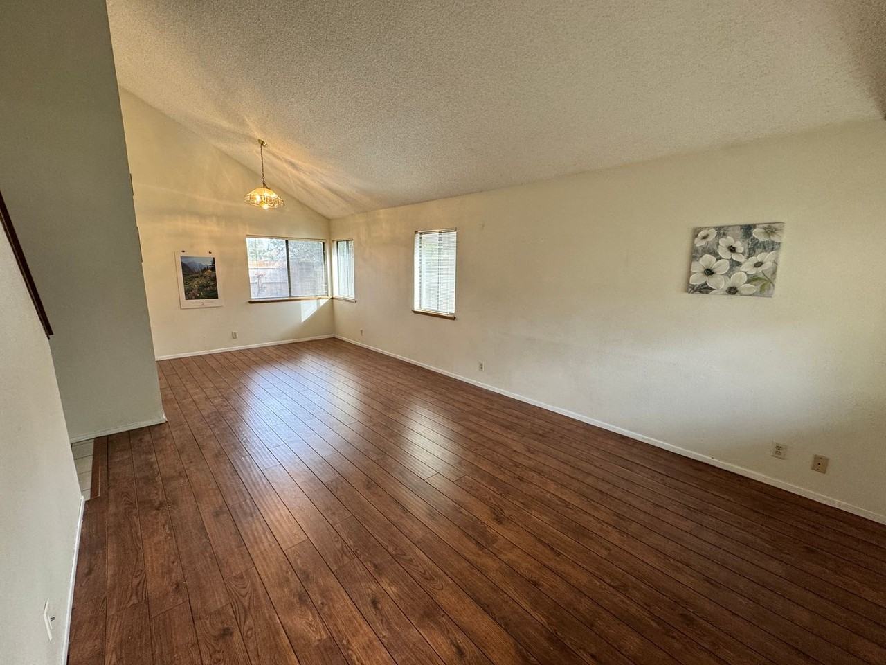 212 Washington Way - Photo 2 of 19