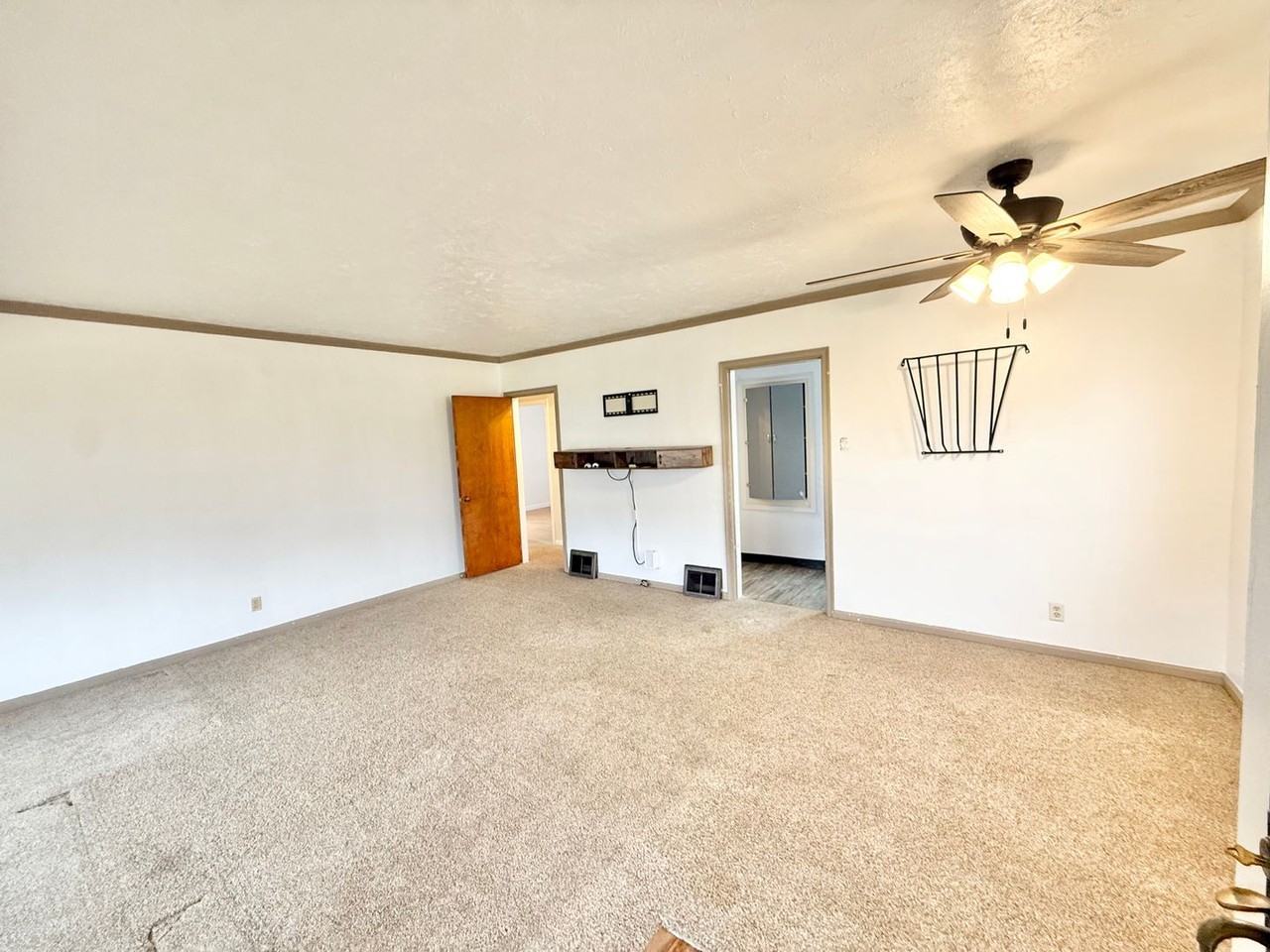 805 West Routt Avenue - Photo 2 of 23