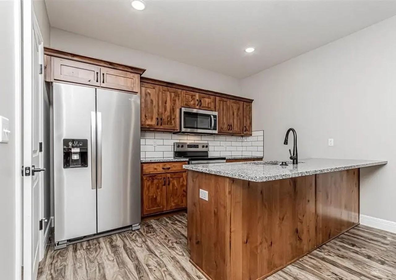 1642 Kenneth Dr - Photo 6 of 21