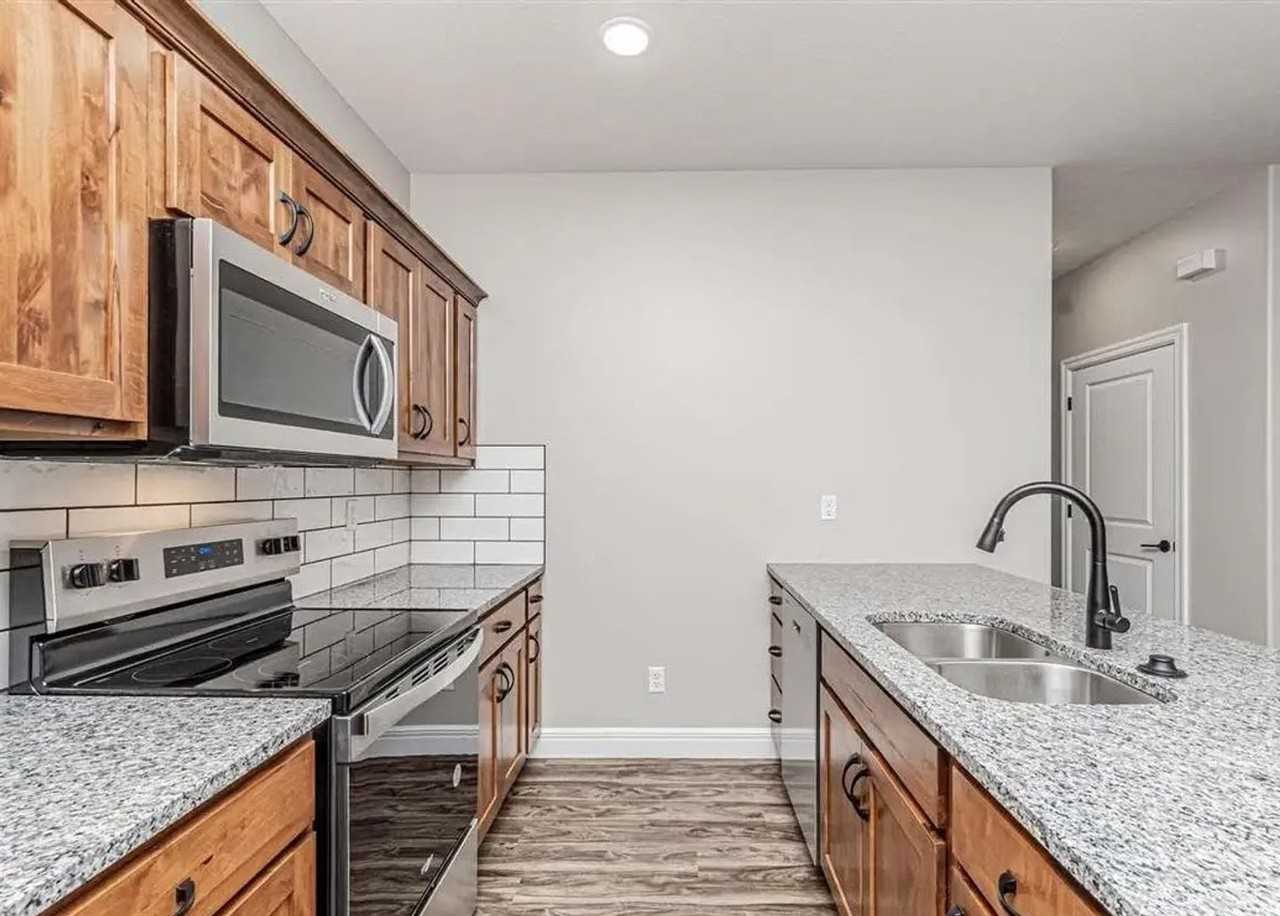 1642 Kenneth Dr - Photo 7 of 21