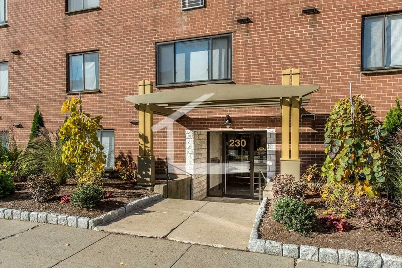 223 Babcock Street - Photo 3 of 12