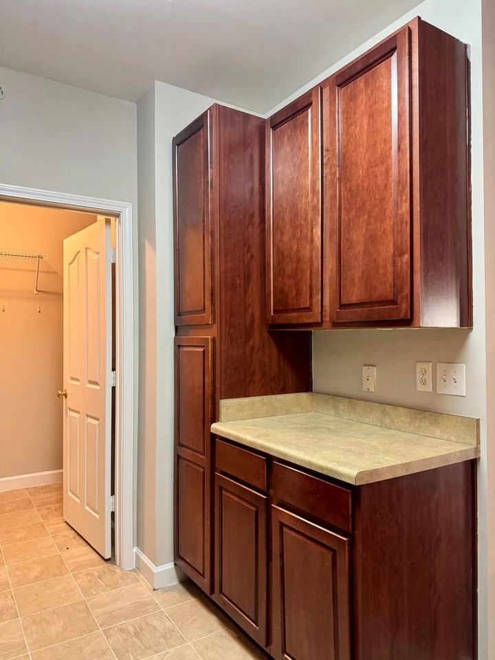 9823 Hyde Glen Court - Photo 5 of 21