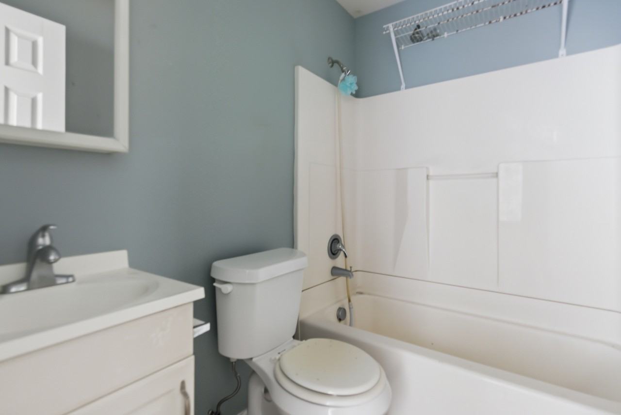 7627 Windsor Oaks - Photo 2 of 9