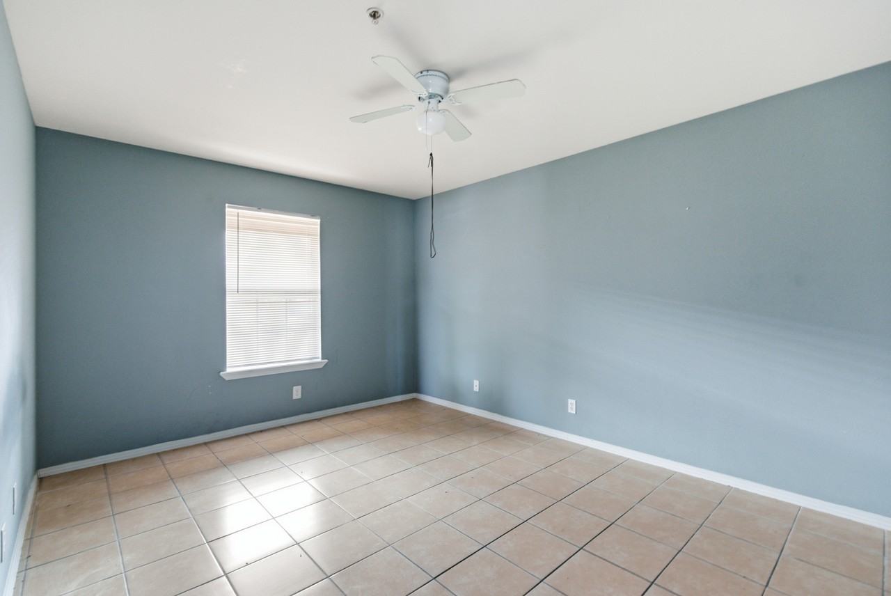 7627 Windsor Oaks - Photo 7 of 9