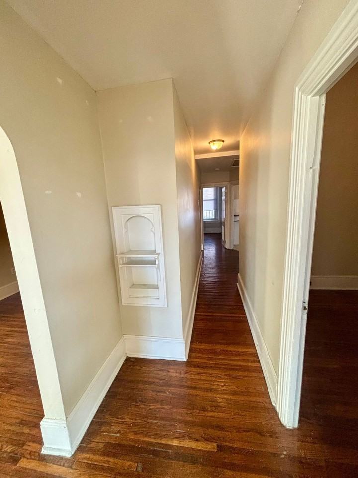 241 N Queen St #3 - Photo 6 of 19