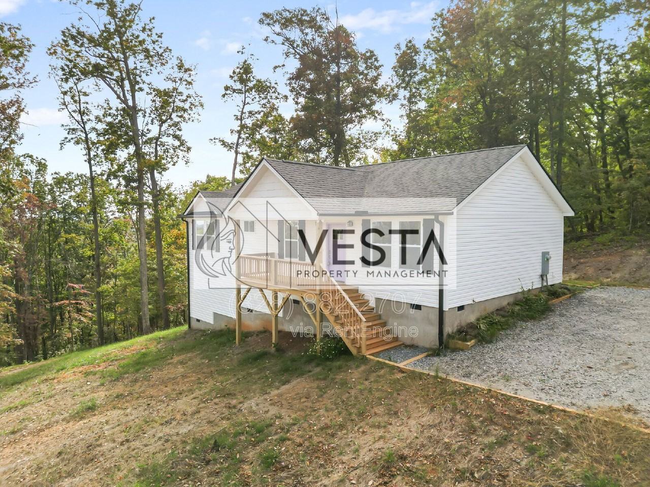 474 Hague Dr - Photo 4 of 28