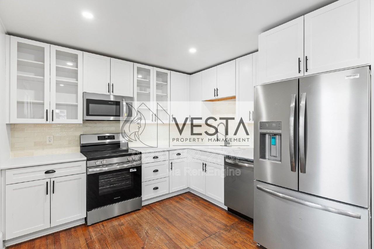 114 Richmond Ave - Photo 3 of 22