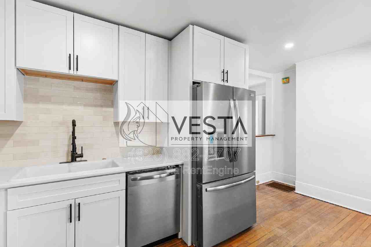 114 Richmond Ave - Photo 4 of 22