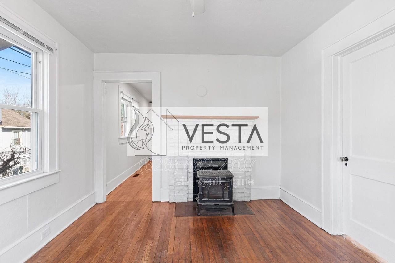 114 Richmond Ave - Photo 7 of 22