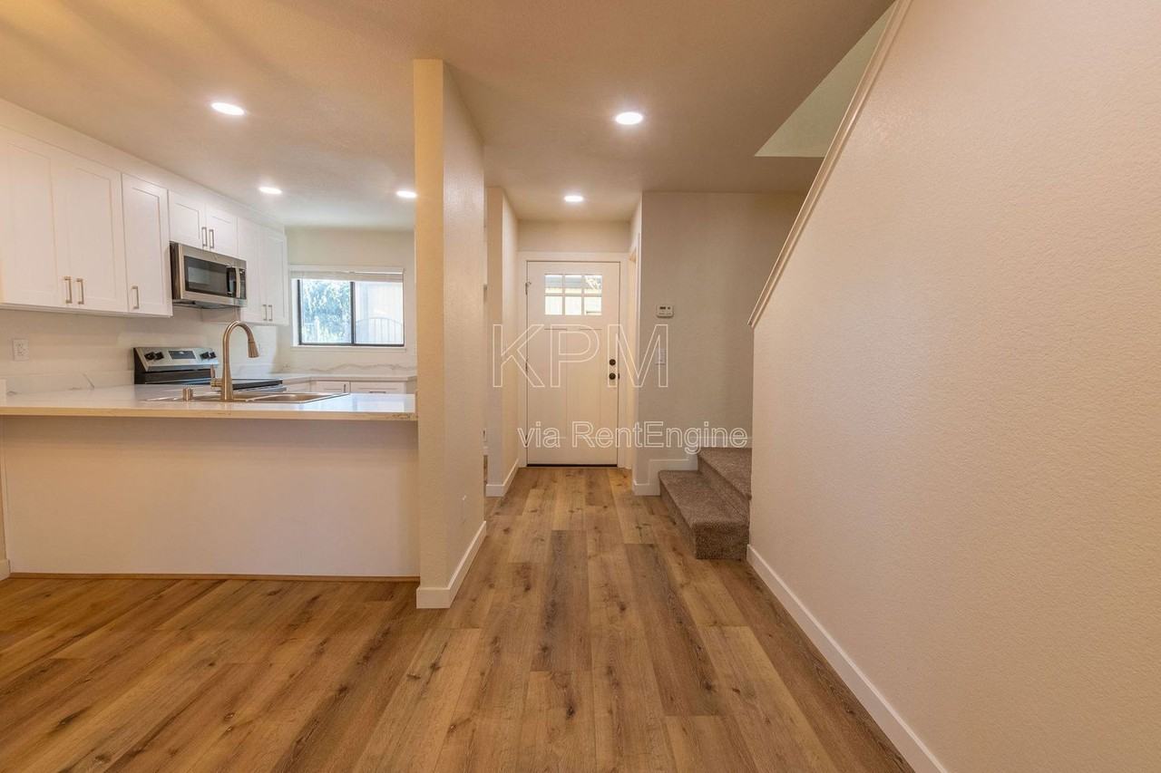 955 Academy Street - Photo 5 of 28