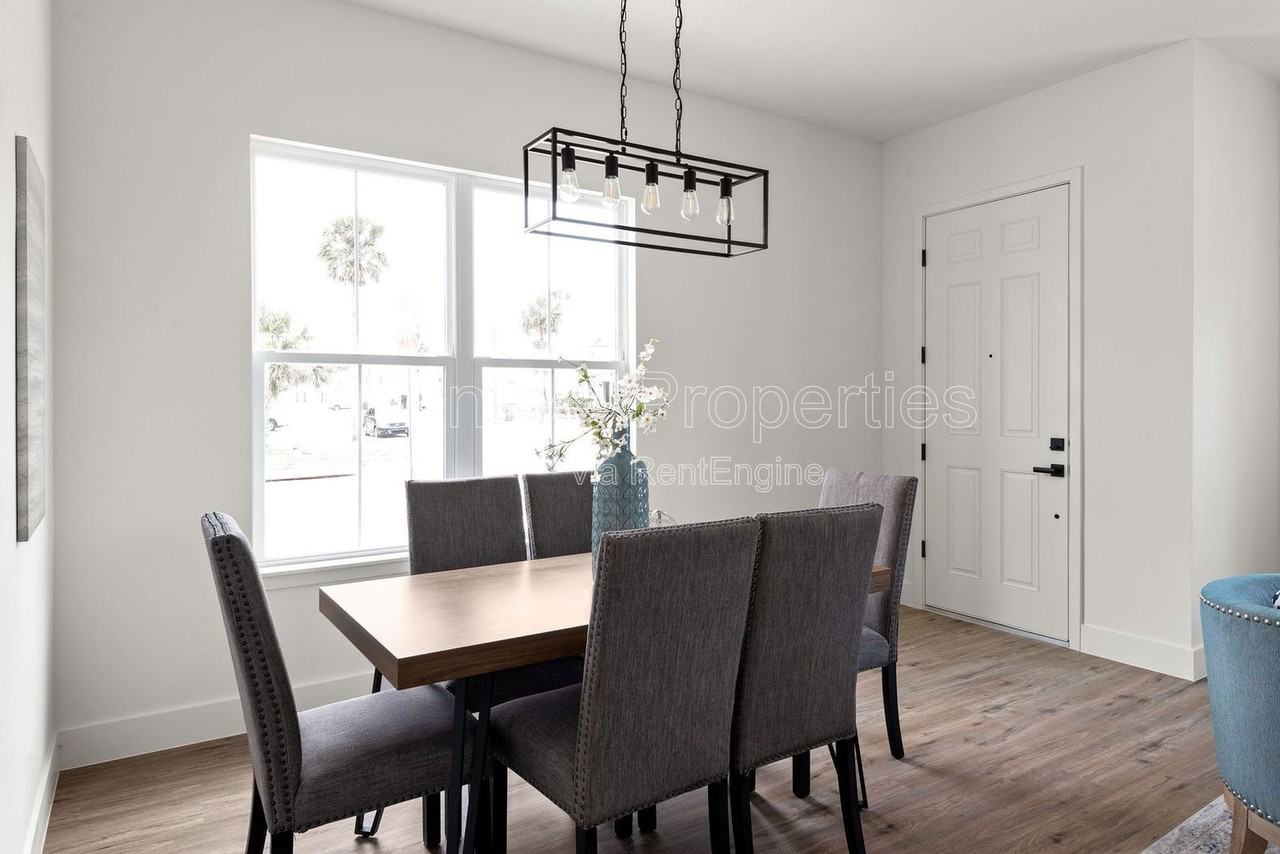 550 S Grandview Ave - Photo 7 of 41