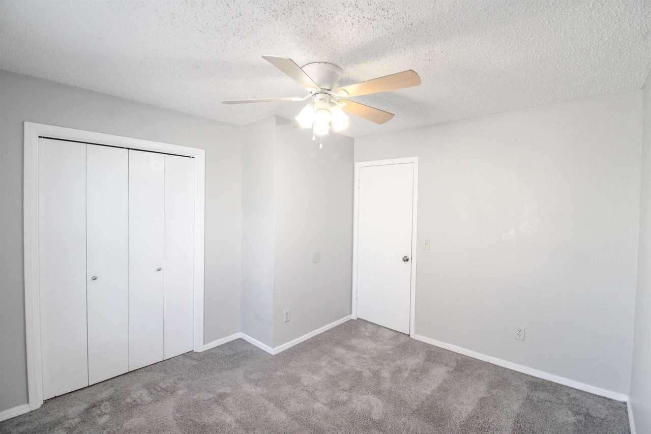 8900 N Shannon Ave #1 - Photo 4 of 16