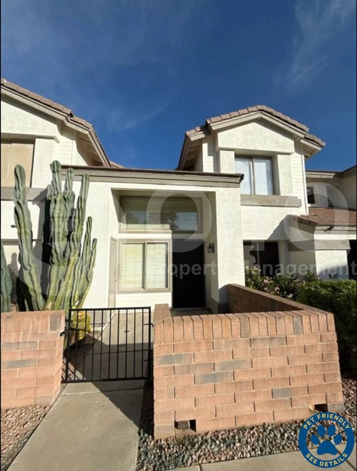 2201 North Comanche Drive #1006