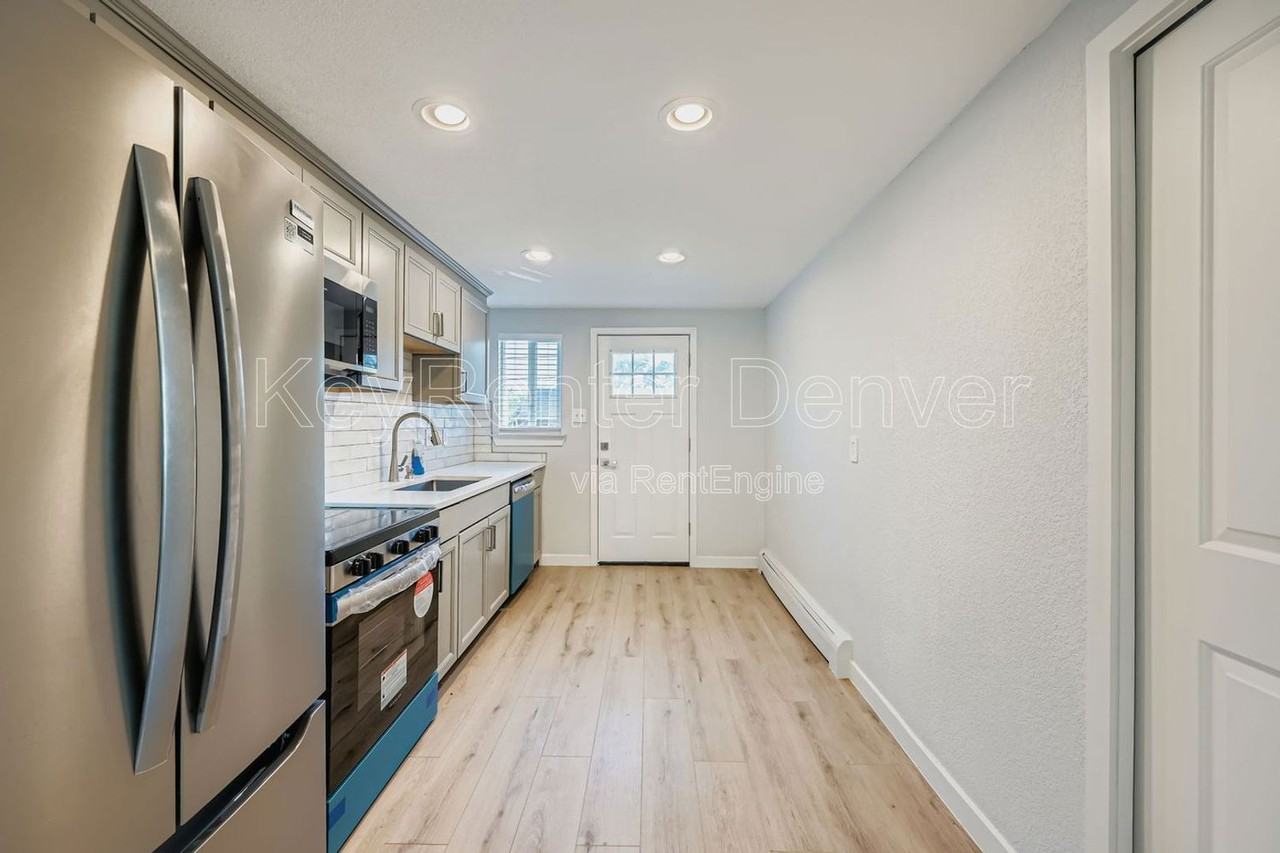 2356 S Linden Ct #C - Photo 6 of 18