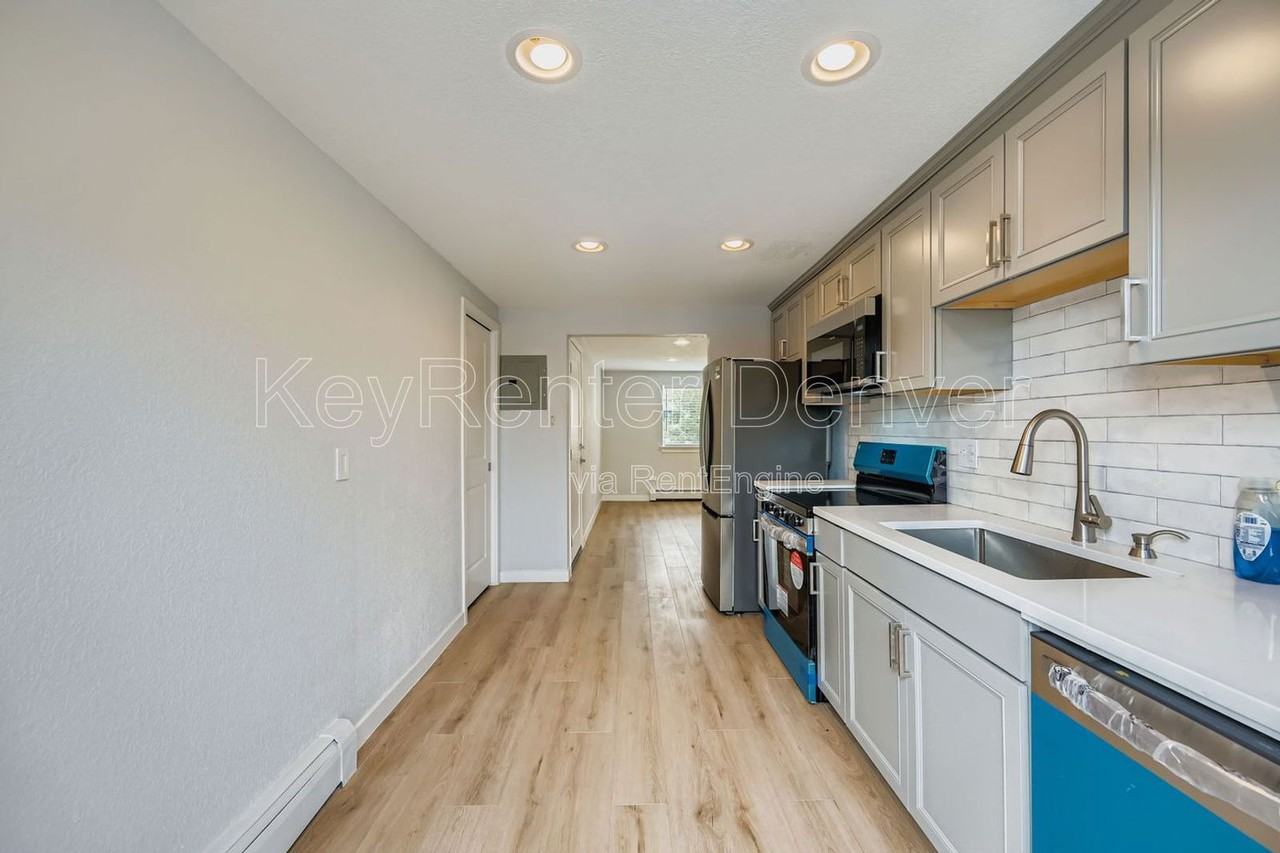 2356 S Linden Ct #C - Photo 7 of 18