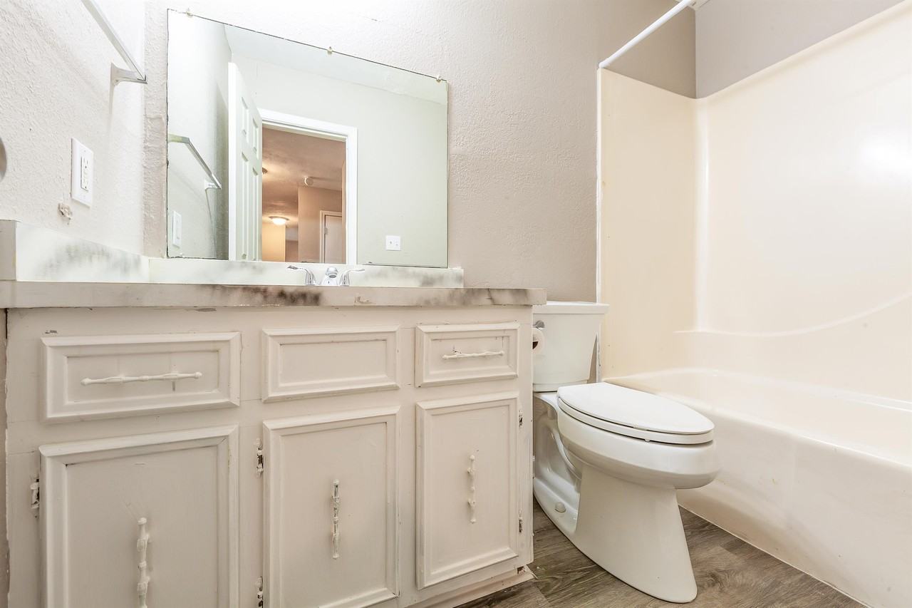 51 Carolane Dr #L - Photo 2 of 12