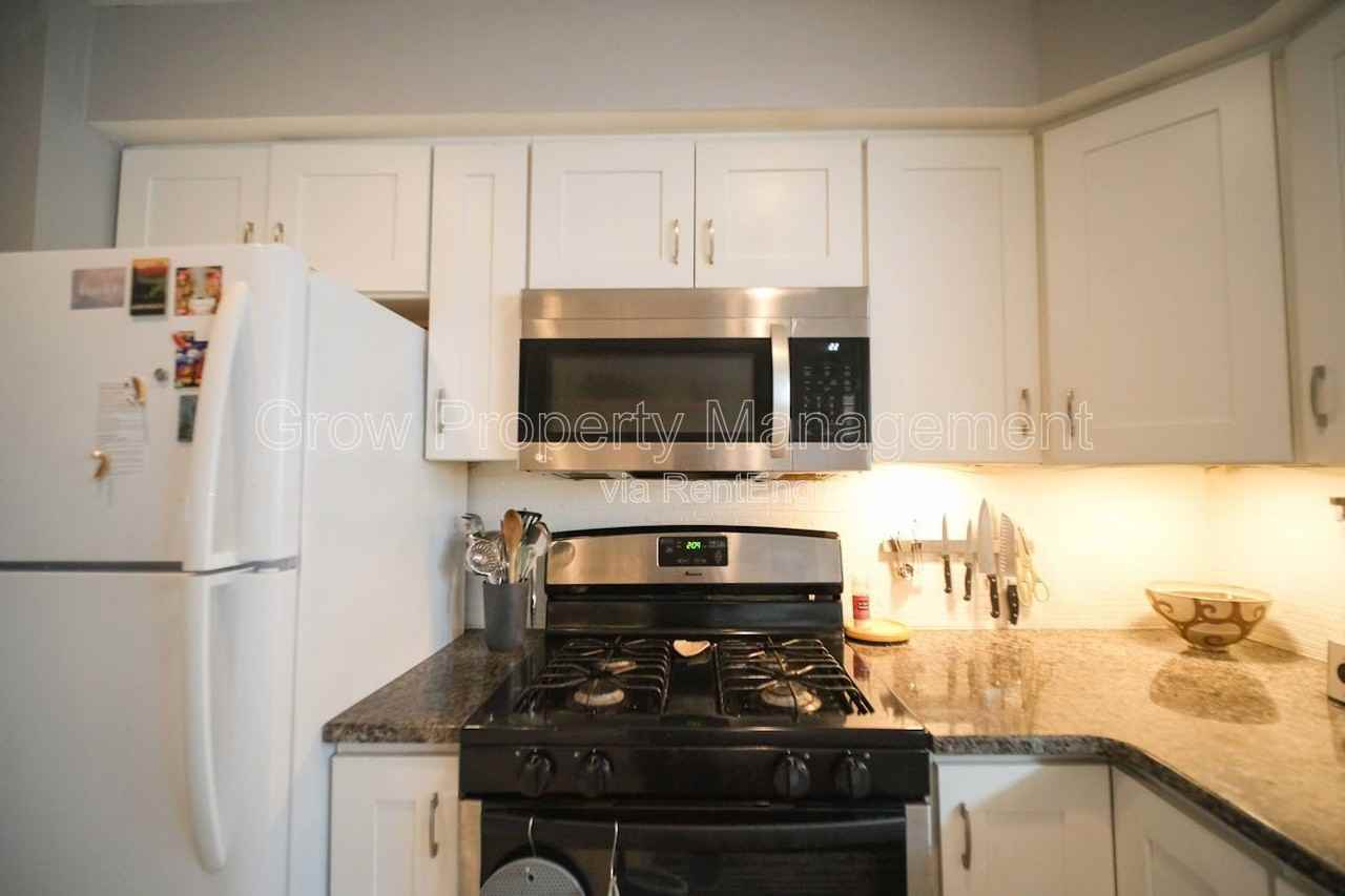 928 Hoffman Street - Photo 2 of 38