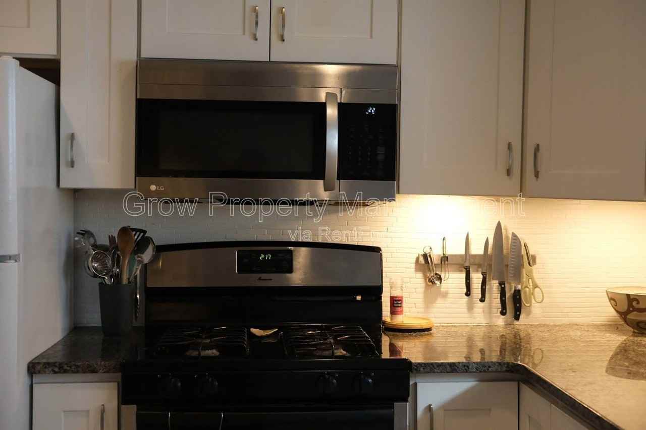 928 Hoffman Street - Photo 3 of 38