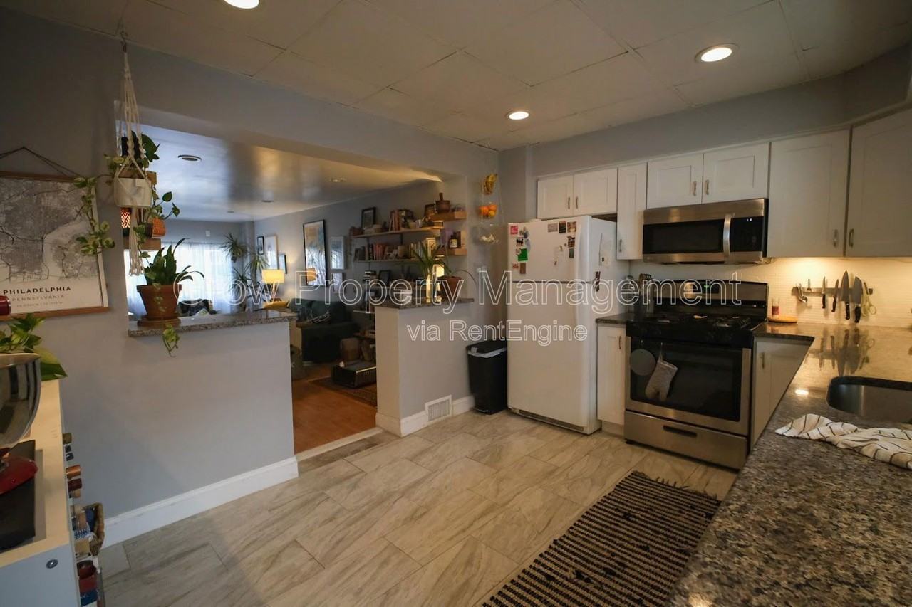 928 Hoffman Street - Photo 5 of 38