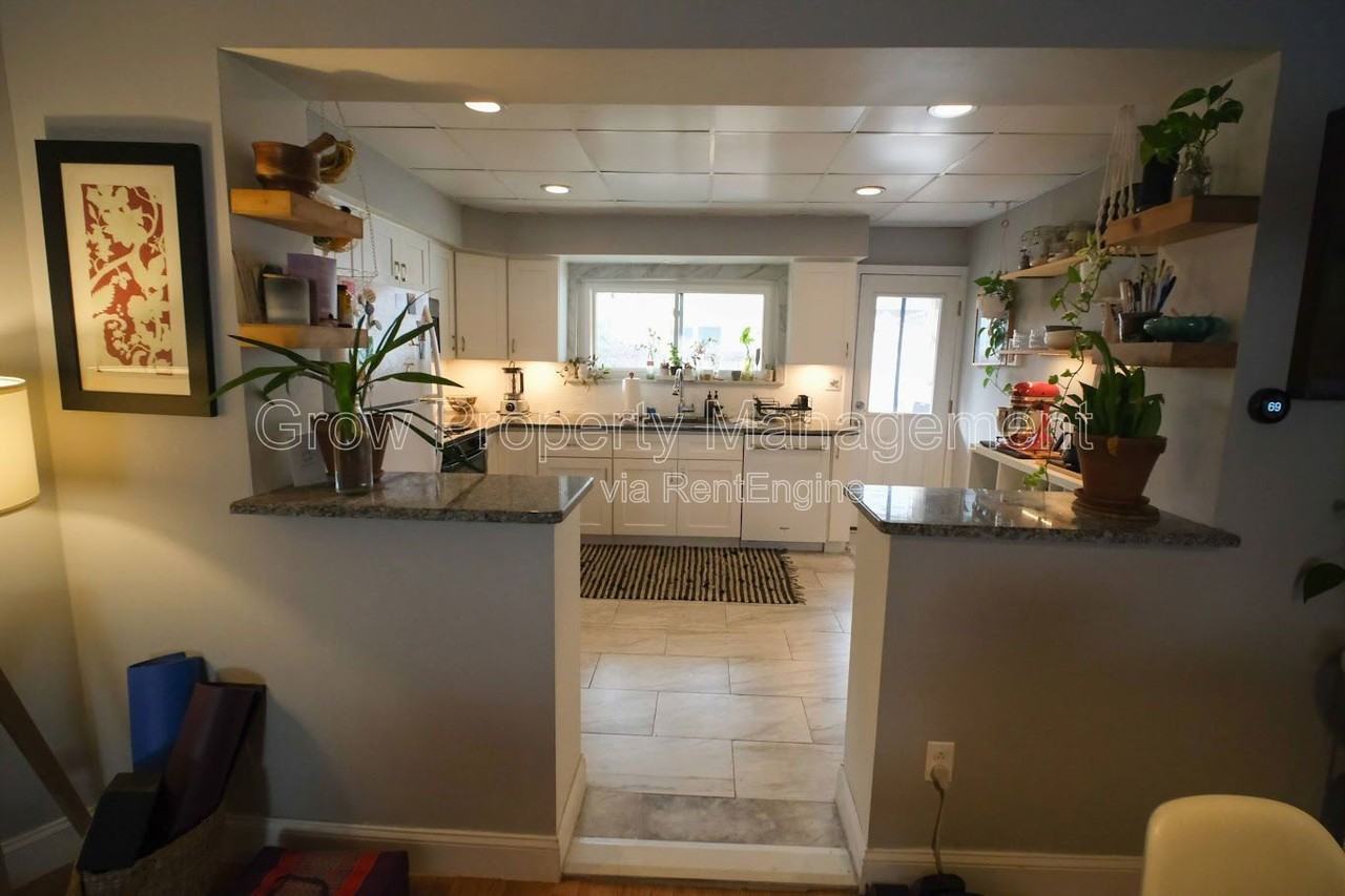 928 Hoffman Street - Photo 6 of 38