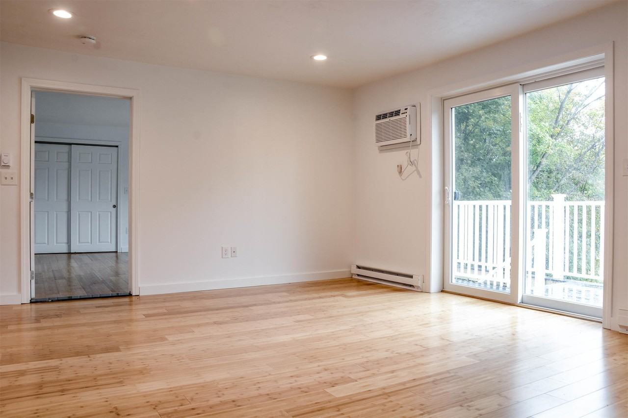 541 Main St #3 - Photo 6 of 24