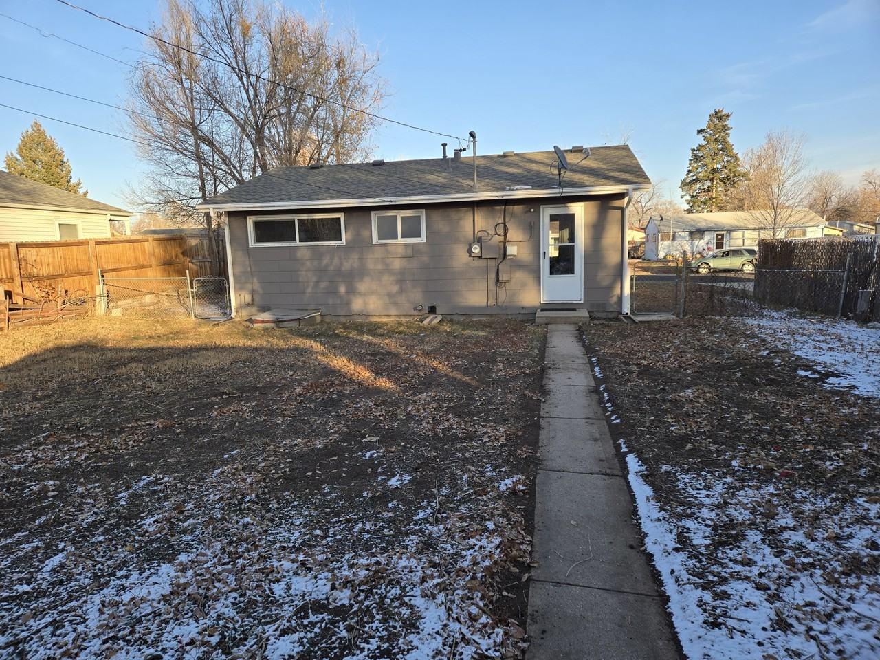 1605 S Xavier St - Photo 5 of 30