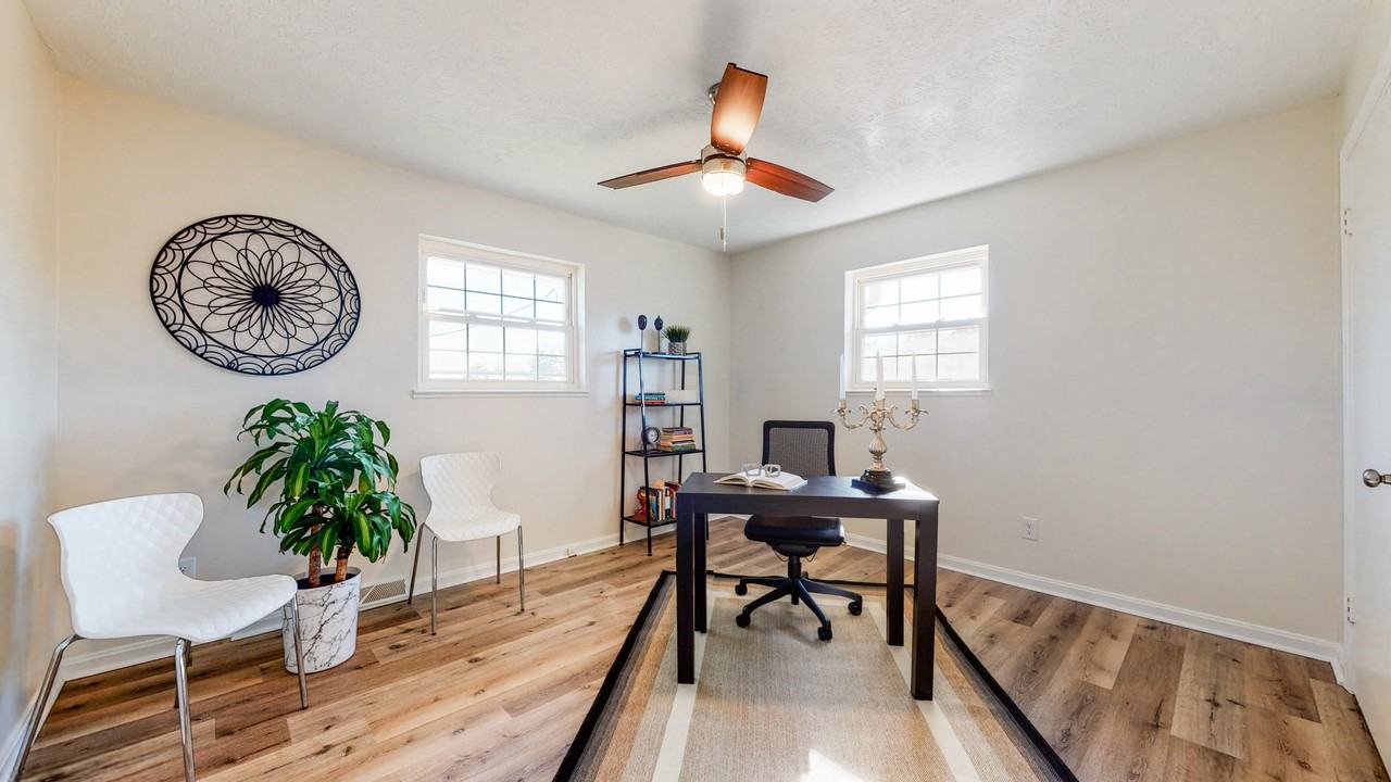 142 Topfield Rd #4 - Photo 2 of 11