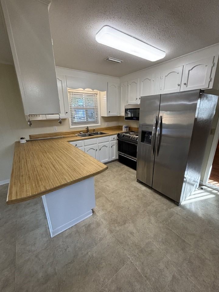 761 Bob Hall Rd - Photo 2 of 22