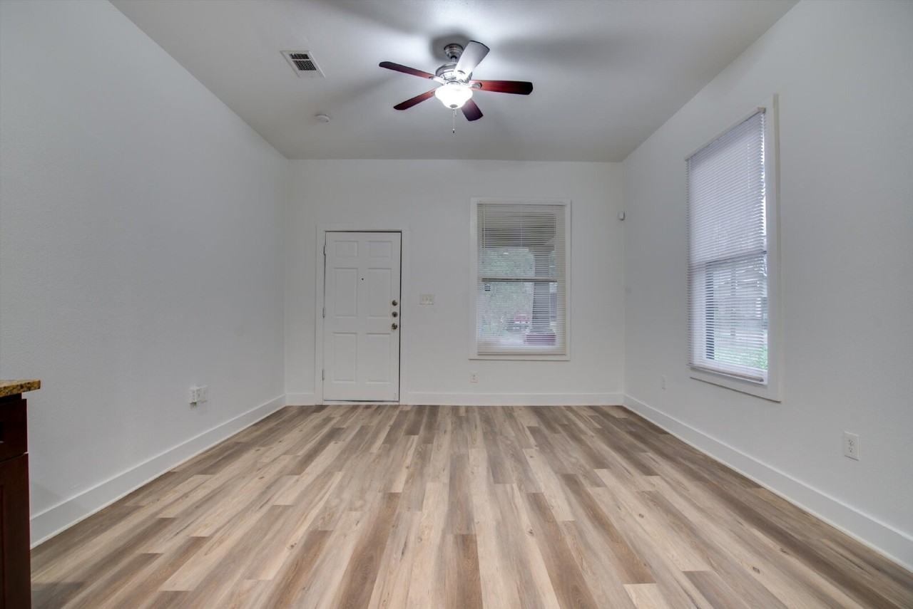 5513 Victor St - Photo 3 of 25