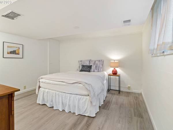 2695 Agate St #A - Photo 3 of 5