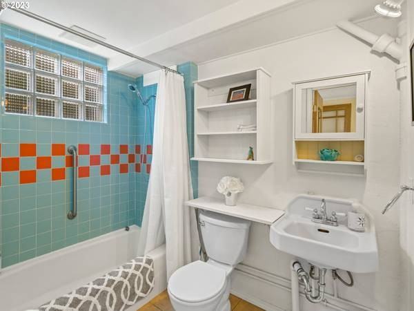 2695 Agate St #A - Photo 5 of 5