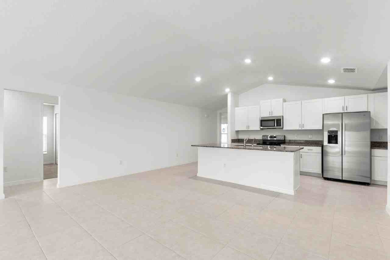 4045 Capri Coast Drive - Photo 6 of 28