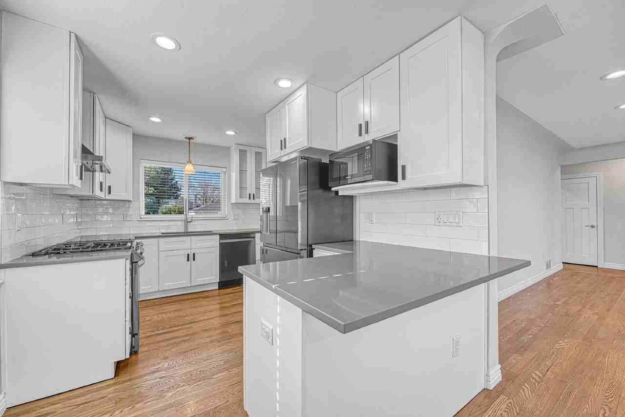 2951 Elm St - Photo 2 of 50