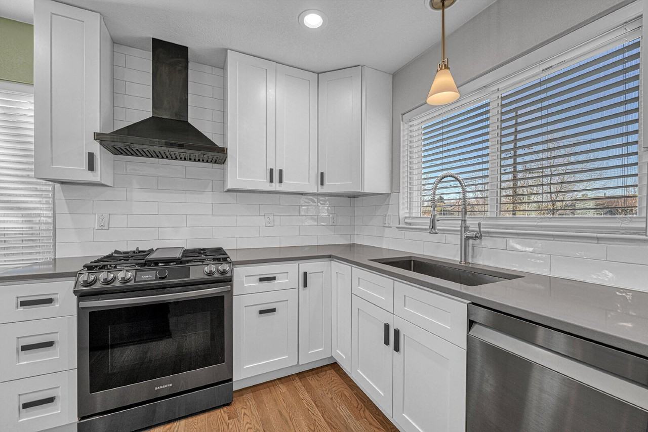 2951 Elm St - Photo 3 of 50