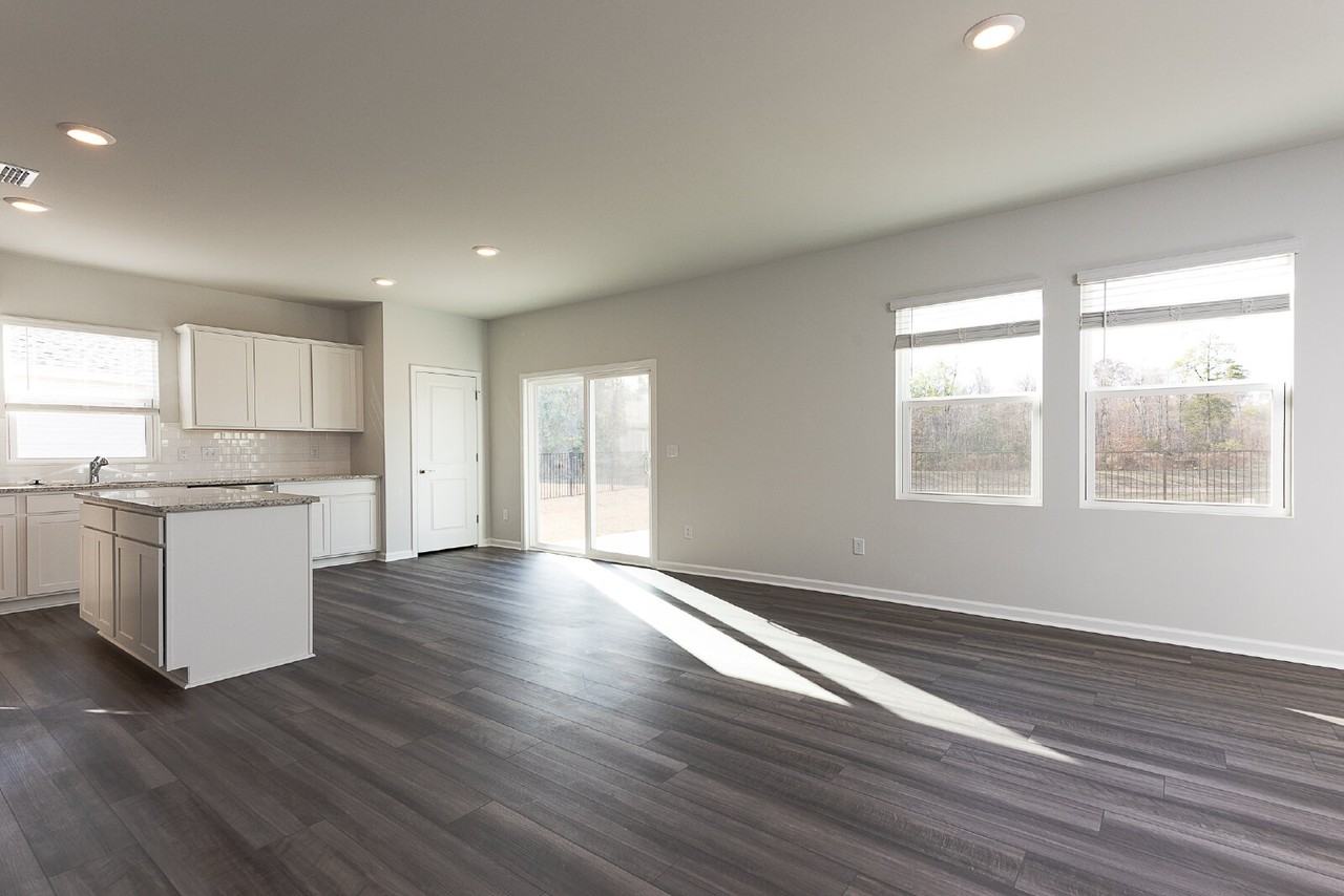 1069 High Tide St Se - Photo 5 of 24