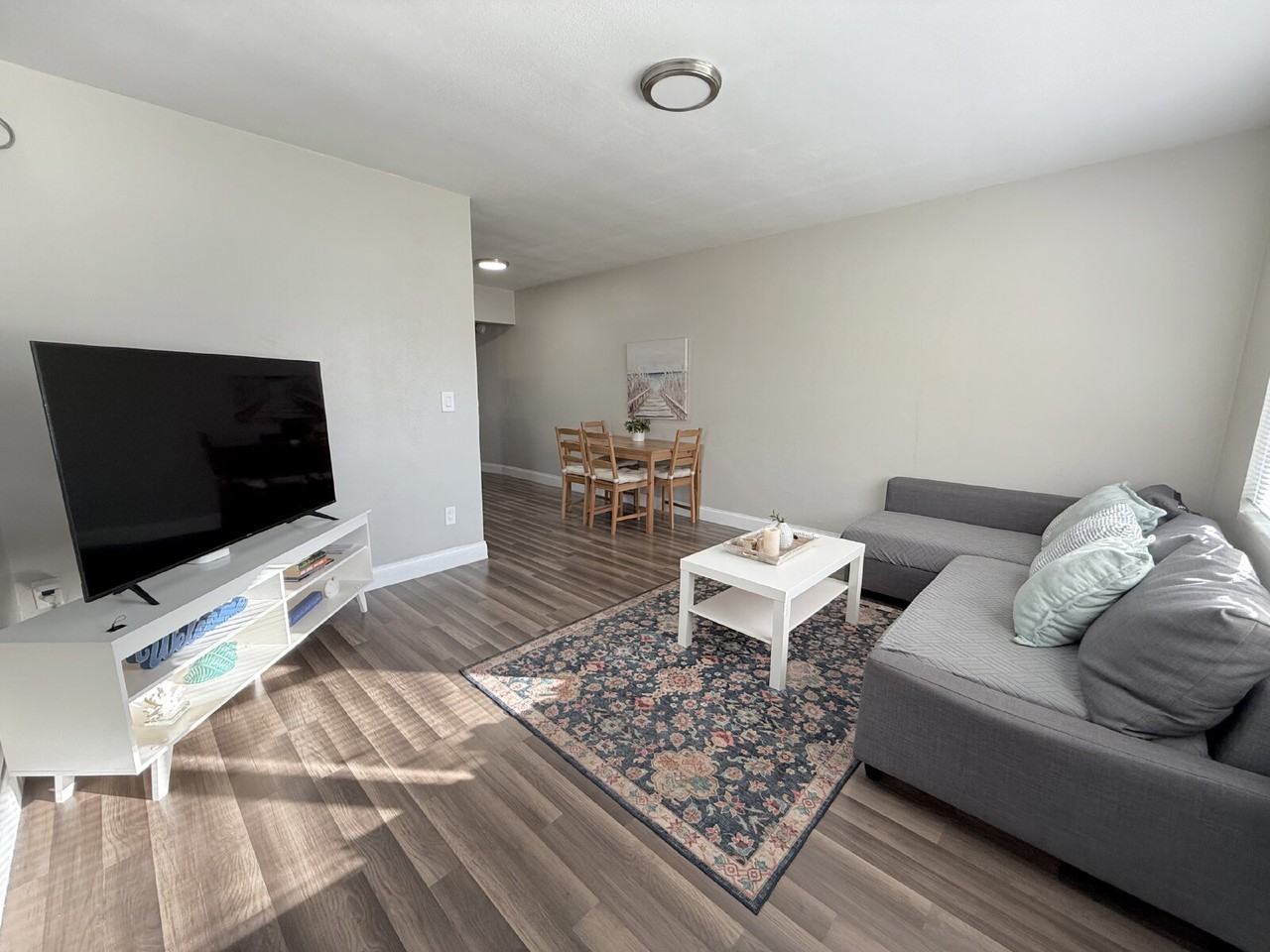 305 S Lincoln Ave - Photo 3 of 13