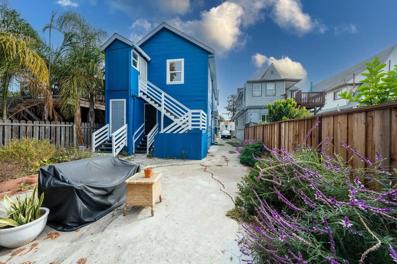 3827 West St #A - Photo 5 of 50